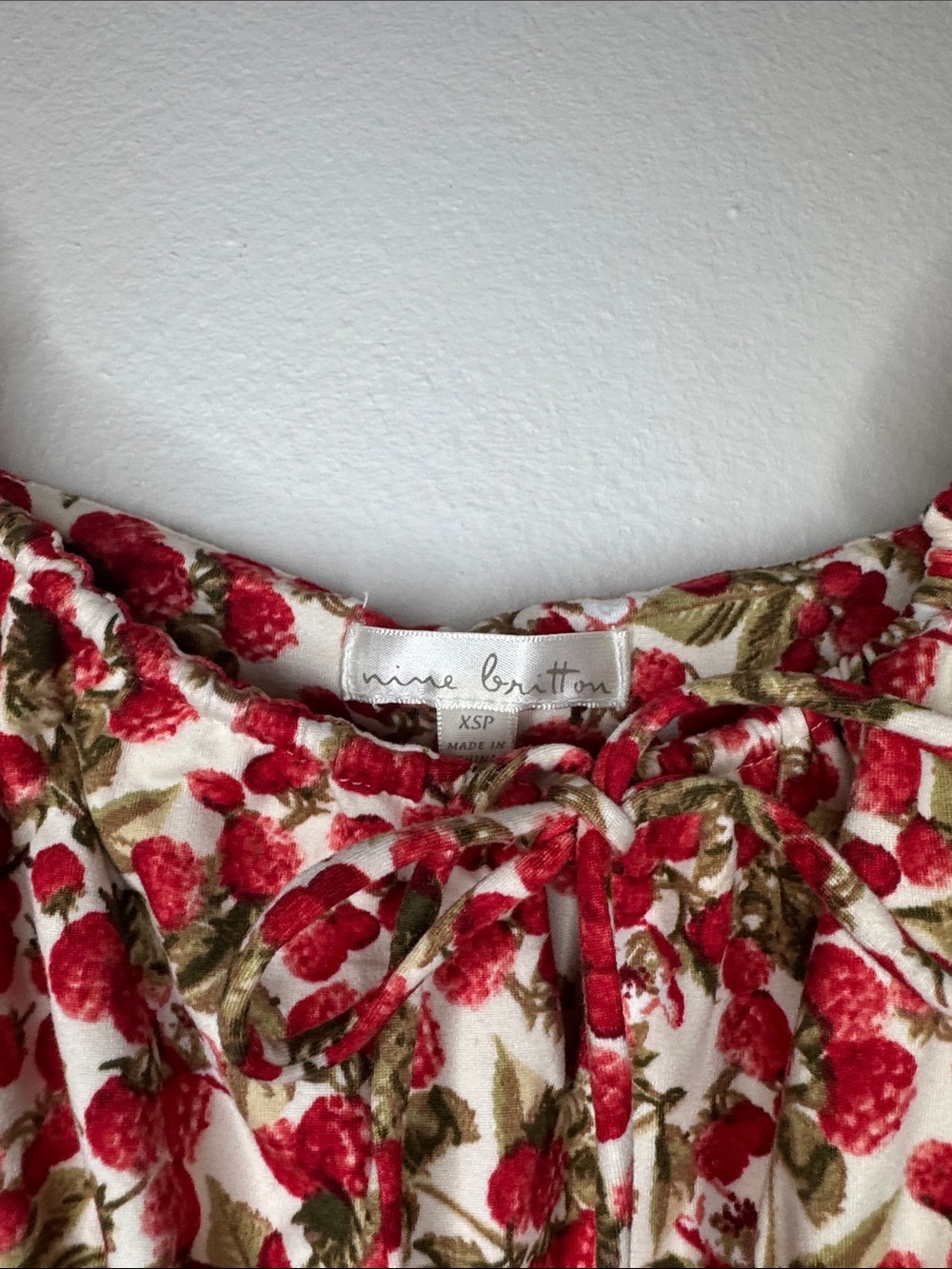 nine britton Red and Green Floral Mini Dress - Picture 4 of 7